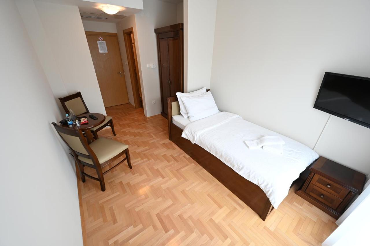 Hotel "Jkc Banja Luka" Exterior foto